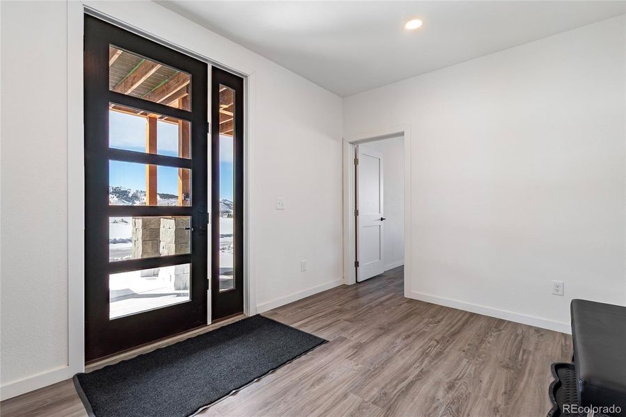 Spacious, unfurnished interior of a new home in , Granby (Image 19).