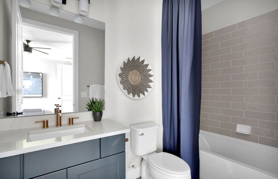 Representative furnished interior of a home built from the Renown by Del Webb in Del Webb Saint Johns, St. Johns (Image 7).