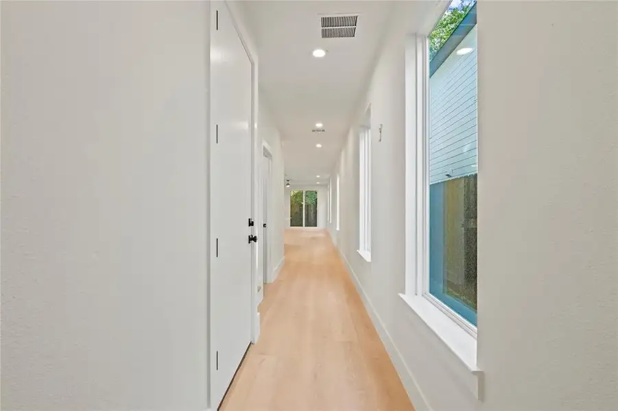 Spacious, unfurnished interior of a new home in , Dallas (Image 17). Spacious, unfurnished interior of a new home in , Dallas (Image 17).