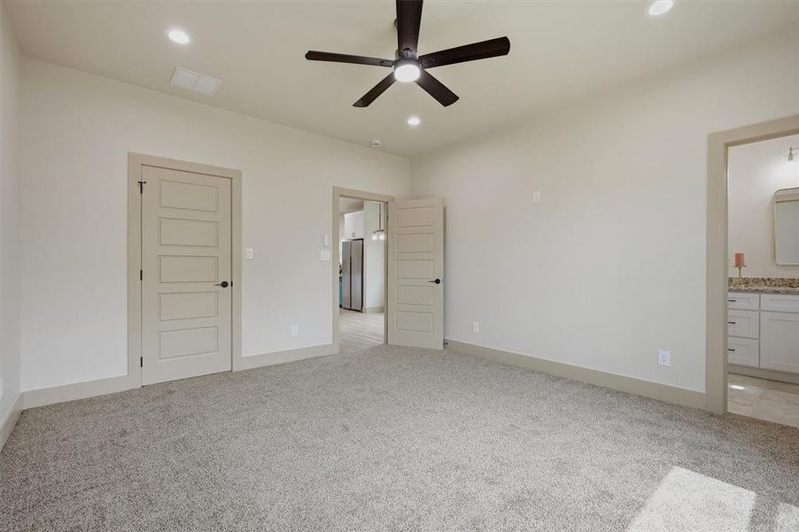 Spacious, unfurnished interior of a new home in , Sherman (Image 28). Spacious, unfurnished interior of a new home in , Sherman (Image 28).