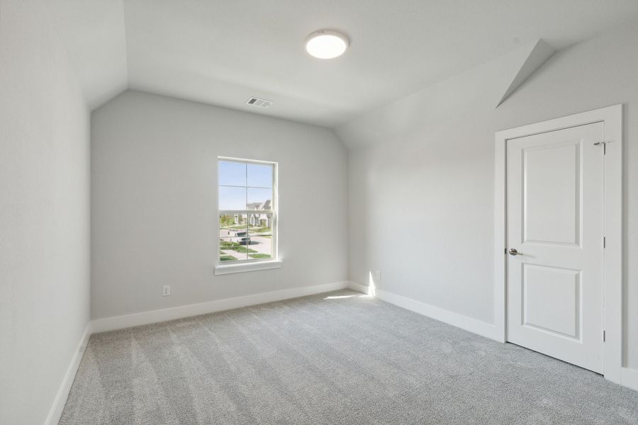 Representative unfurnished interior of a home built from the Dove by Centre Living Homes in Dove Hollow, Waxahachie (Image 23).