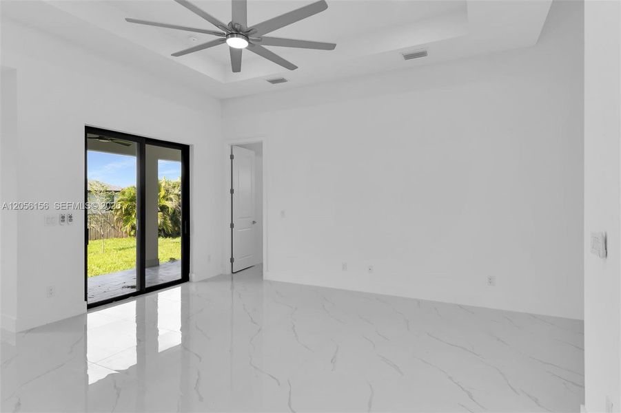 Spacious, unfurnished interior of a new home in , Cape Coral (Image 33). Spacious, unfurnished interior of a new home in , Cape Coral (Image 33).