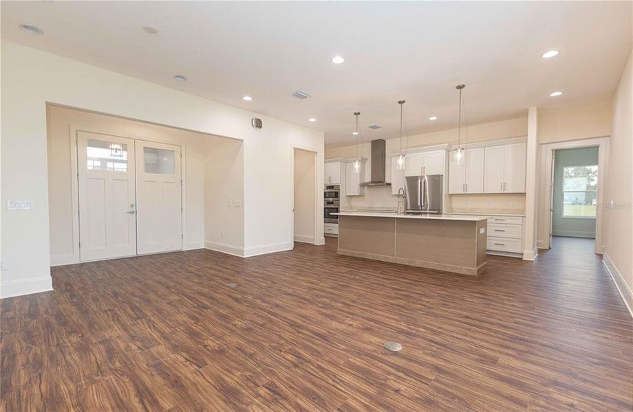 Spacious, unfurnished interior of a new home in , Oxford (Image 19).