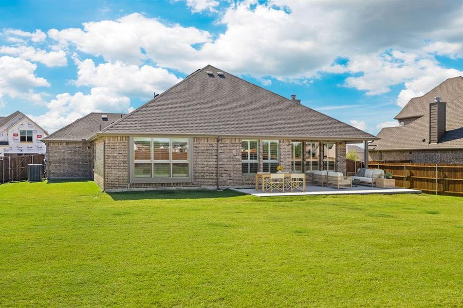 Exterior details and patio area of a home in Lovers Landing, Forney (Image 3).