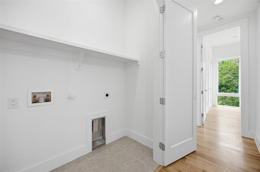 Spacious, unfurnished interior of a new home in , Dallas (Image 26).