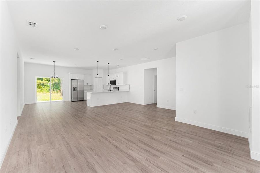 Spacious, unfurnished interior of a new home in , Citrus Springs (Image 12).