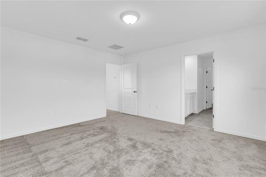 Spacious, unfurnished interior of a new home in Cascades: Grand Collection, Davenport (Image 14).