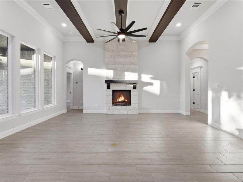 Spacious, unfurnished interior of a new home in , Granbury (Image 25). Spacious, unfurnished interior of a new home in , Granbury (Image 25).