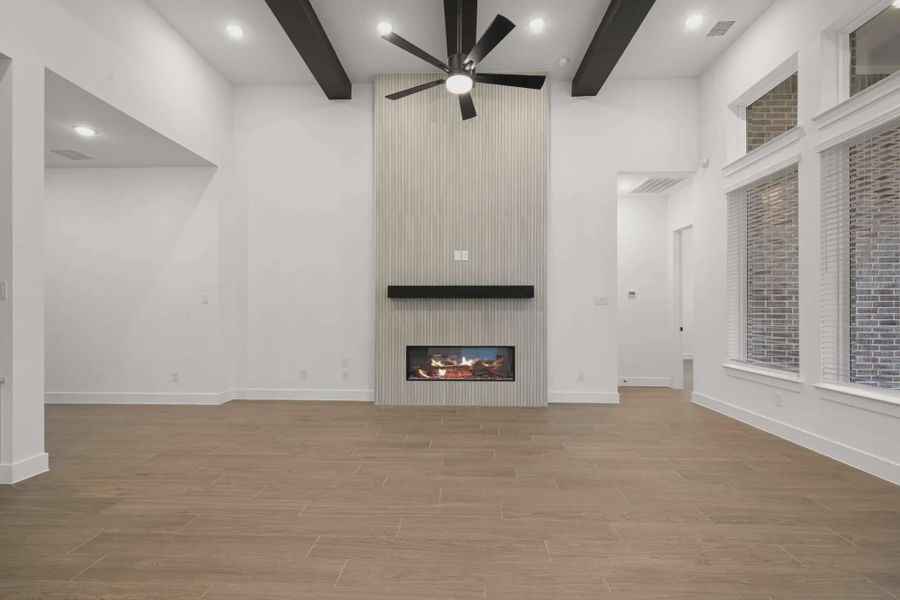 Spacious, unfurnished interior of a new home in Evergreen, Fulshear (Image 29).