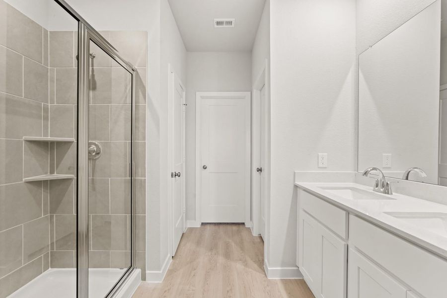 Furnished interior view inside a new home in Magnolia Springs, Montgomery (Image 9).