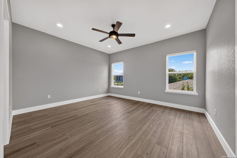 Spacious, unfurnished interior of a new home in , Kerrville (Image 39).