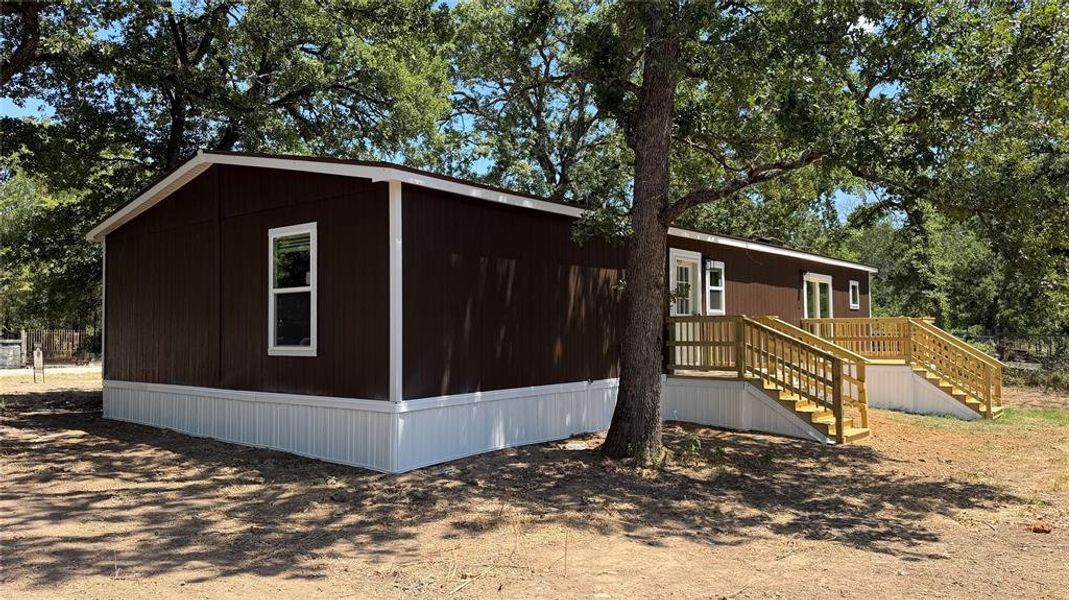 Exterior details and patio area of a home in , Scurry (Image 16).