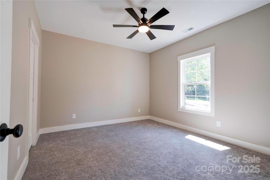 Spacious, unfurnished interior of a new home in , Kings Mountain (Image 23).