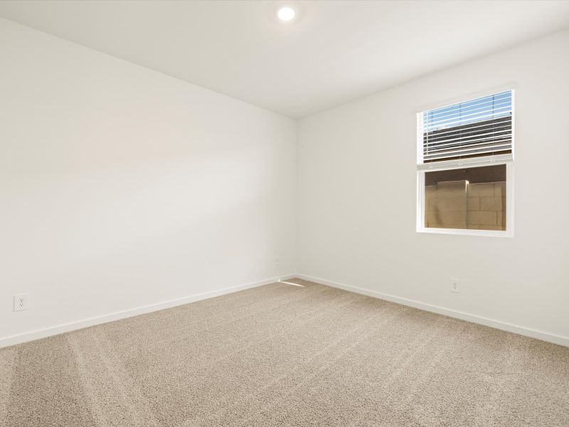 Spacious, unfurnished interior of a new home in Anthem at Merrill Ranch Reserve Series, Florence (Image 13).