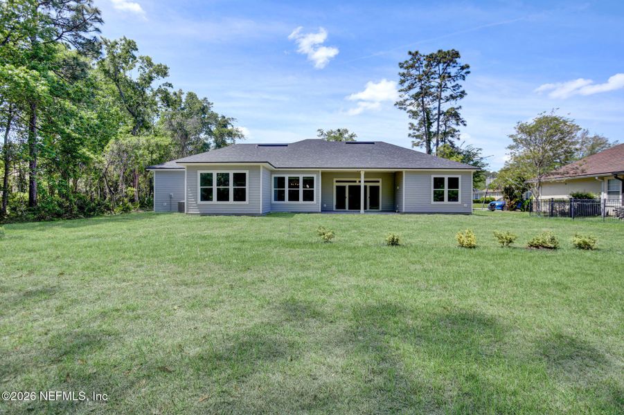 Exterior details and patio area of a home in , Green Cove Springs (Image 24).