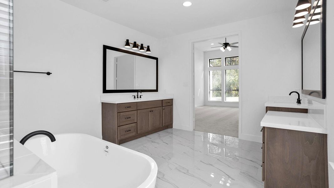 Furnished interior view inside a new home in Evergreen 70', Conroe (Image 6). Furnished interior view inside a new home in Evergreen 70', Conroe (Image 6).