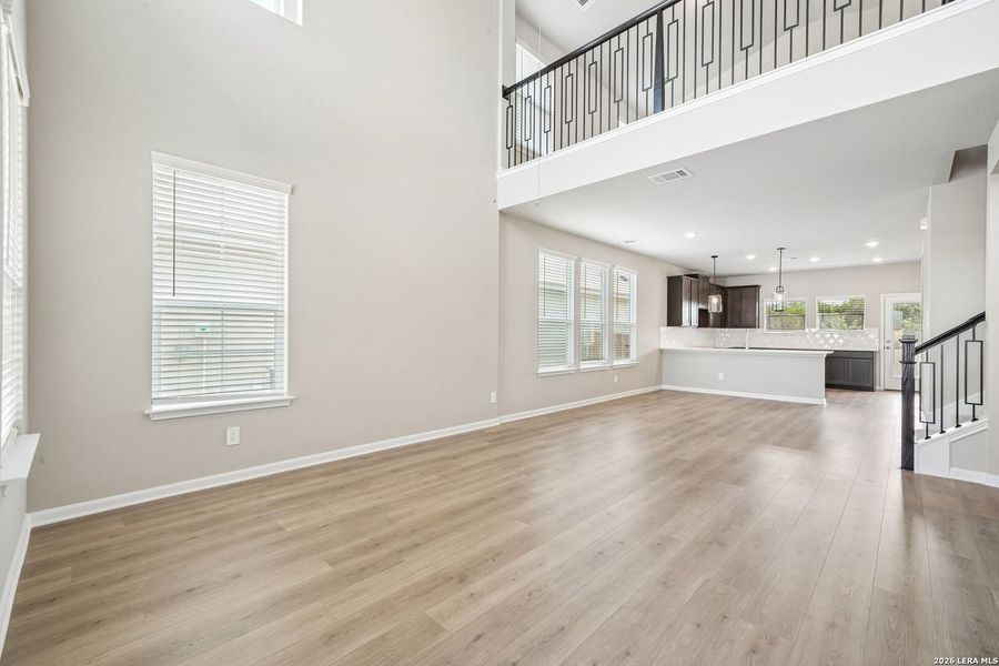 Spacious, unfurnished interior of a new home in Thomas Pond, San Antonio (Image 32). Spacious, unfurnished interior of a new home in Thomas Pond, San Antonio (Image 32).