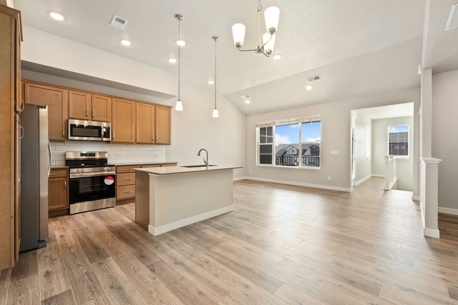 Spacious, unfurnished interior of a new home in The Lakes at Centerra - Discovery, Loveland (Image 22).