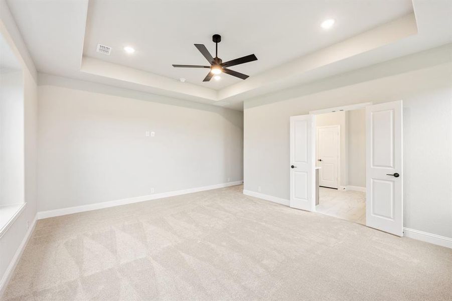Spacious, unfurnished interior of a new home in Villages of Walnut Grove, Midlothian (Image 36).