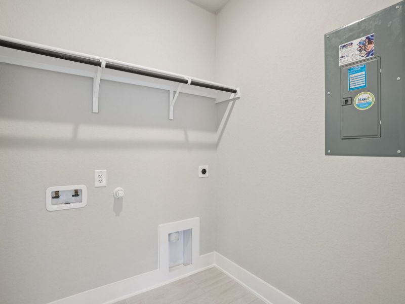 Spacious, unfurnished interior of a new home in Stetson Ridge, Marion (Image 32).