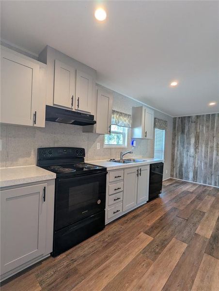 Furnished interior view inside a new home in , Lake Wales (Image 5).