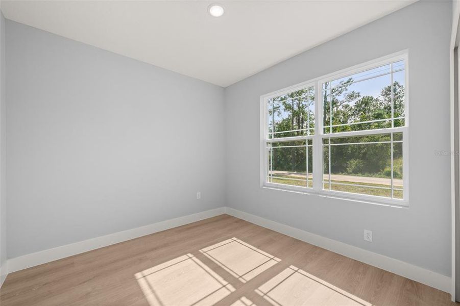 Spacious, unfurnished interior of a new home in , Sebring (Image 20).