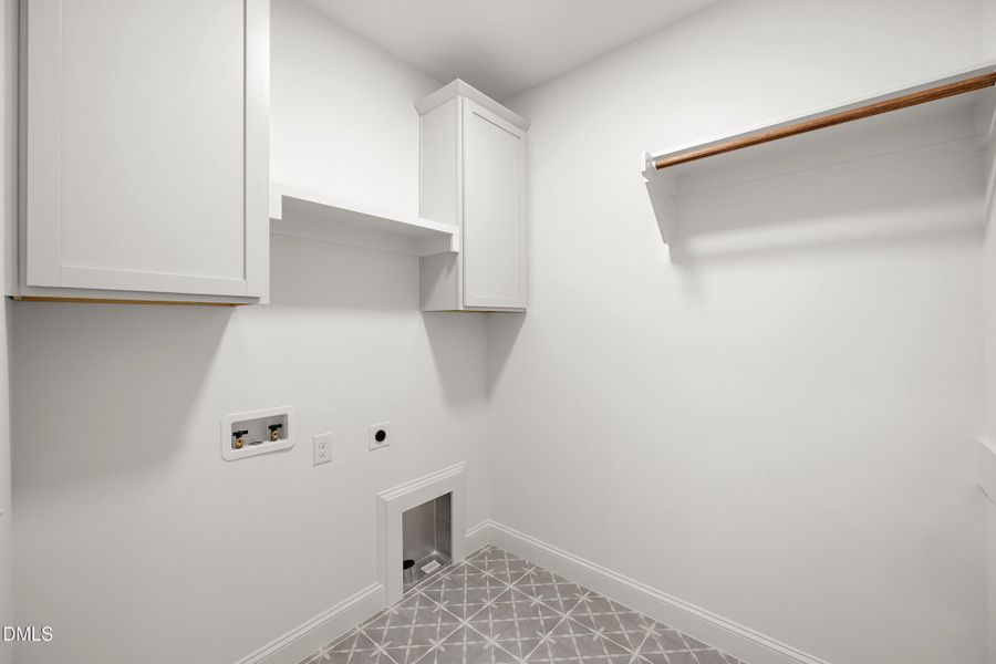 18AB78F8-7184-4B0A-9D9B-AE484A992911