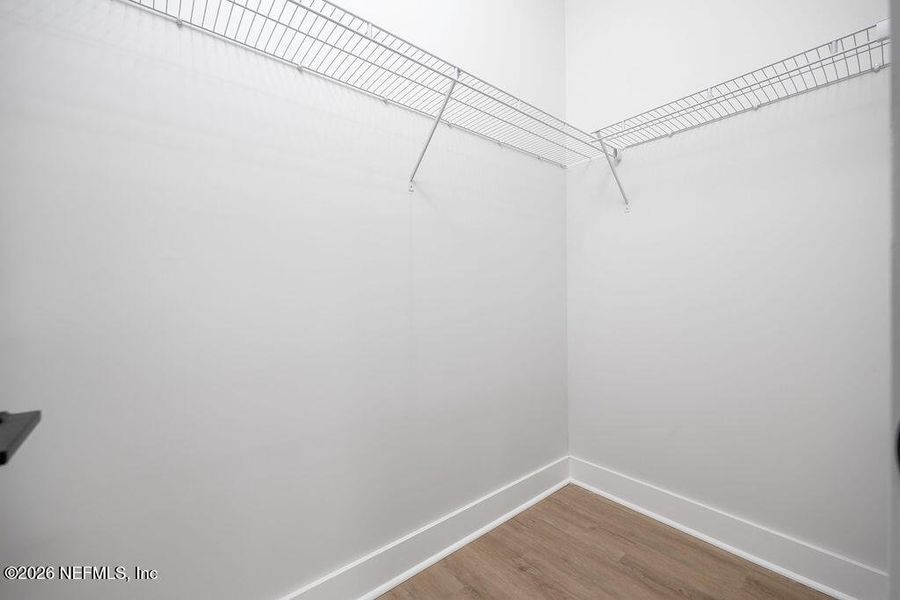 Spacious, unfurnished interior of a new home in , Middleburg (Image 21).