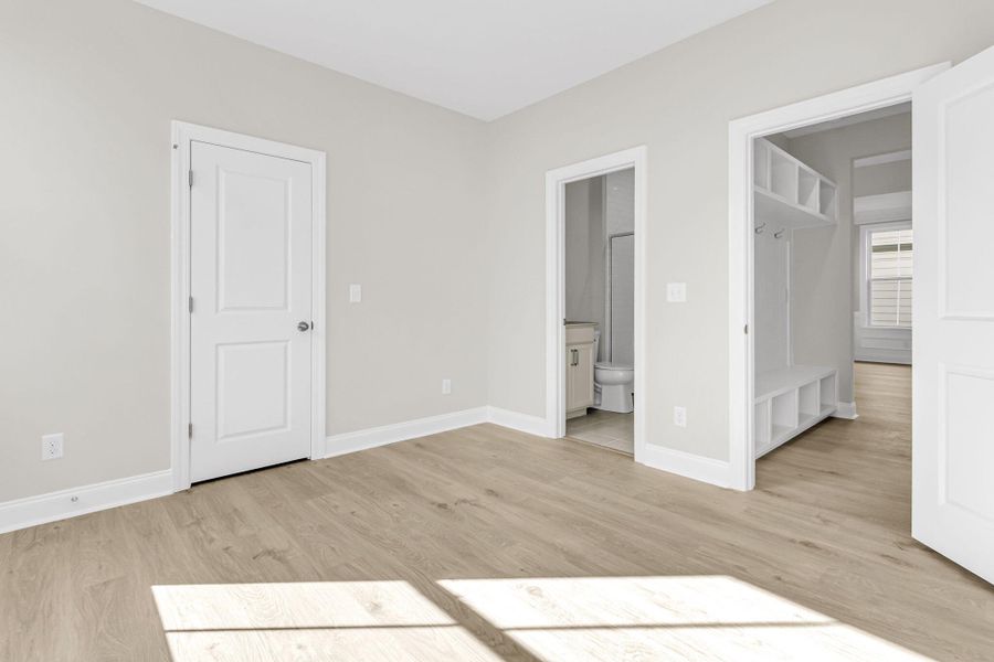 Spacious, unfurnished interior of a new home in Tidewater at Lakes of Cane Bay, Summerville (Image 33). Spacious, unfurnished interior of a new home in Tidewater at Lakes of Cane Bay, Summerville (Image 33).
