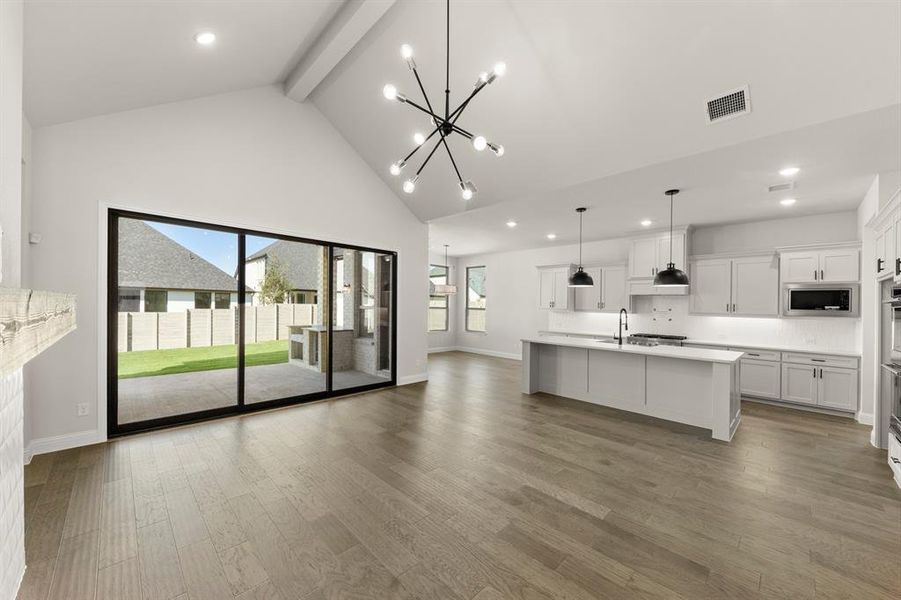 3201 Anaquitas - Family