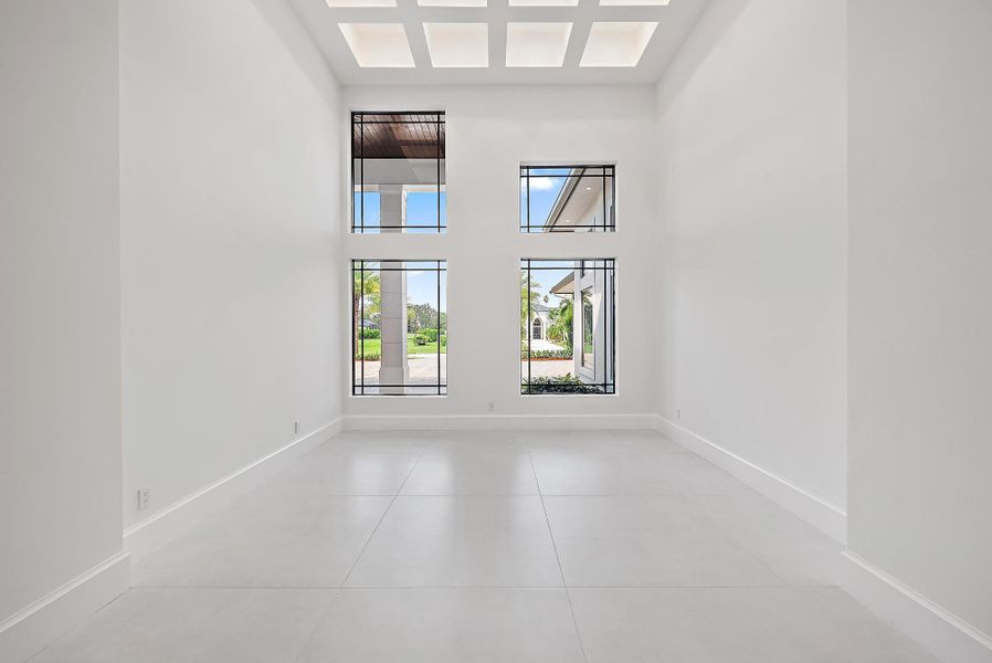Spacious, unfurnished interior of a new home in , West Palm Beach (Image 14).
