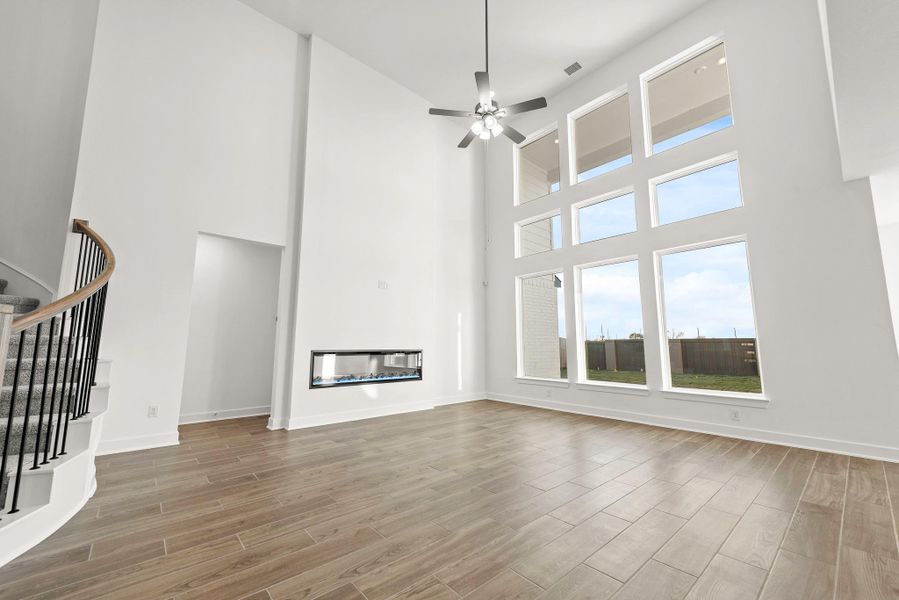 Representative image. Features, specifications, selections and colors may vary. Representative image. Features, specifications, selections and colors may vary.