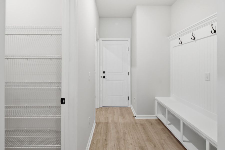 Spacious, unfurnished interior of a new home in The Oaks, Goose Creek (Image 31).