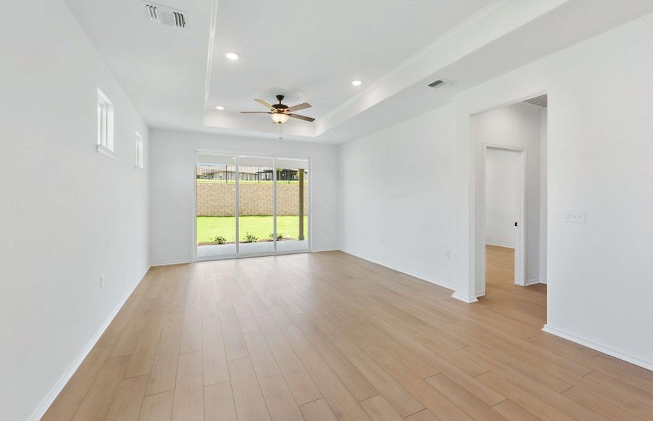 Spacious, unfurnished interior of a new home in Sun City Texas, Georgetown (Image 25).
