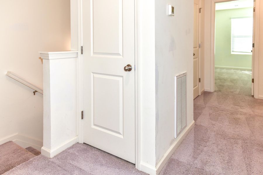 Spacious, unfurnished interior of a new home in , Summerville (Image 23).