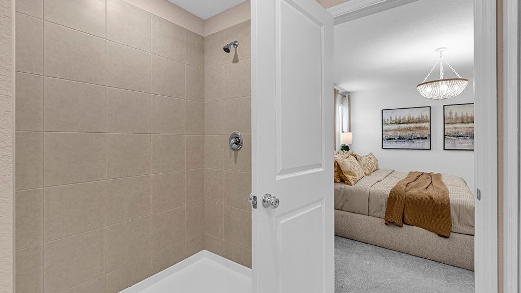 Florida CORE L003 Columbus Owners Bath 3of3 F2 Base7 6 5 25