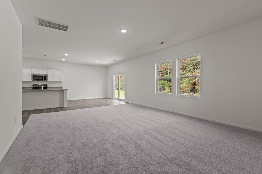 Representative unfurnished interior of a home built from the Solstice by Starlight Homes in Noble Ridge, Howe (Image 20).