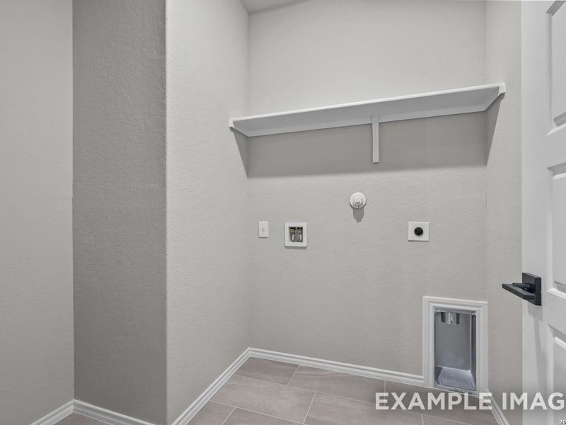 Spacious, unfurnished interior of a new home in Hickory Ridge, Elmendorf (Image 27).