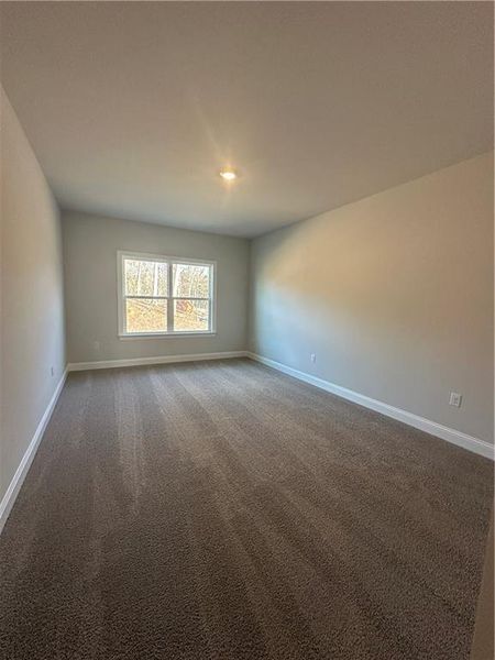 Spacious, unfurnished interior of a new home in Mirror Lake at South Harbour, Villa Rica (Image 12).