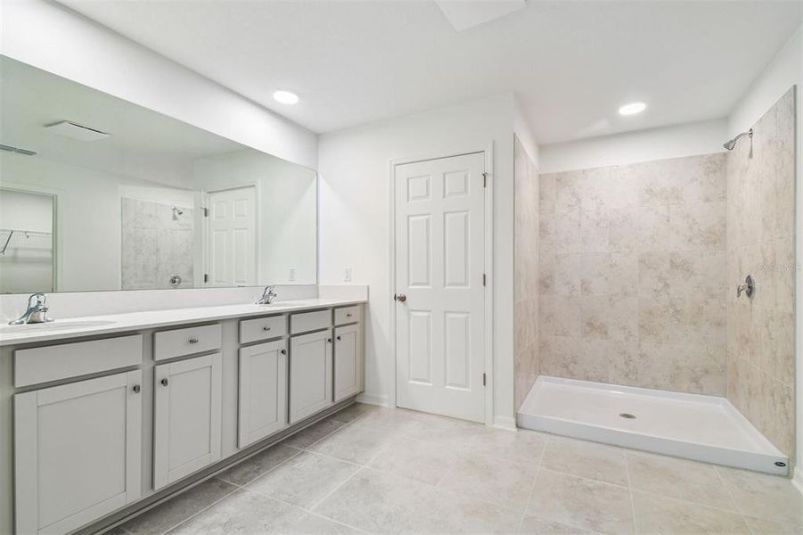 Furnished interior view inside a new home in Meadow Oaks, Hudson (Image 11).