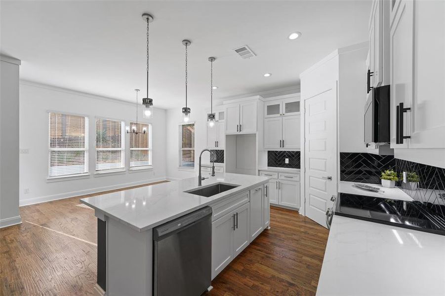 Furnished interior view inside a new home in , Dallas (Image 9).