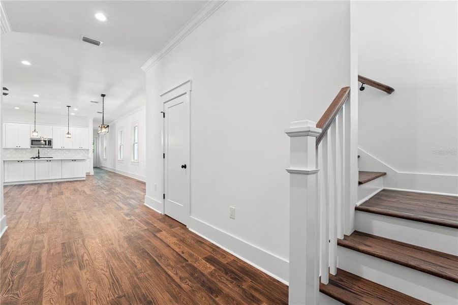 Spacious, unfurnished interior of a new home in , Tampa (Image 44).