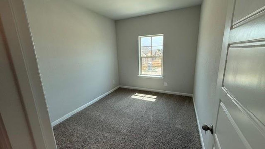 Spacious, unfurnished interior of a new home in Saratoga, Granbury (Image 15).