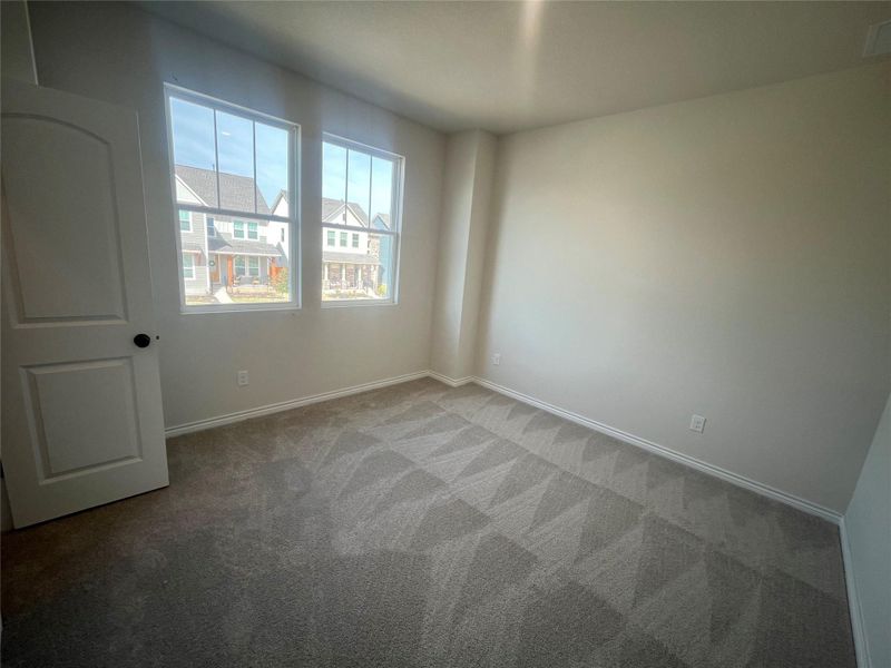 Spacious, unfurnished interior of a new home in Lariat, Liberty Hill (Image 9).