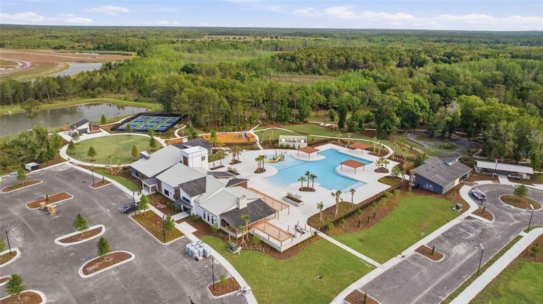 Community amenities in , Land O' Lakes (Image 65).