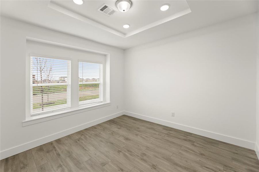 Spacious, unfurnished interior of a new home in Villages of Creekwood, Frisco (Image 12).