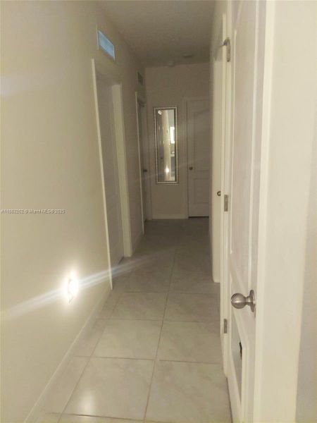 Image 8 of a home in Prairie Oaks.