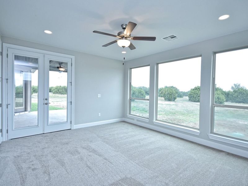 Representative unfurnished interior of a home built from the San Simeon I by Giddens Homes in Clearwater Ranch, Liberty Hill (Image 449).