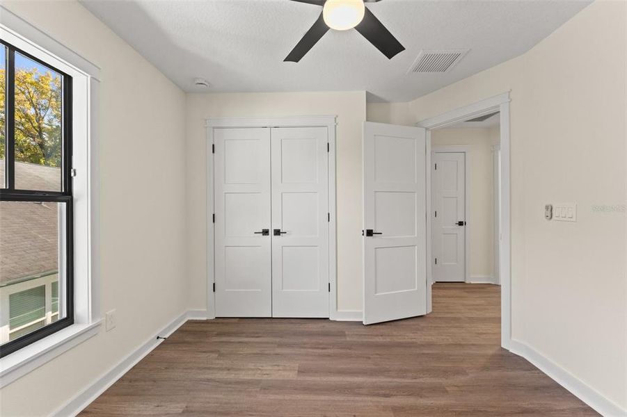 Spacious, unfurnished interior of a new home in , Tampa (Image 20).