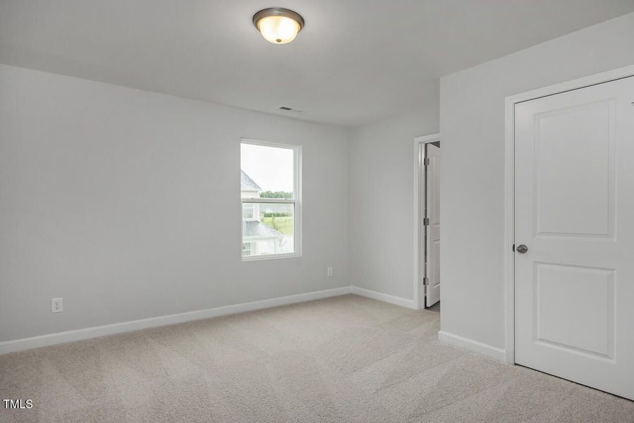 Spacious, unfurnished interior of a new home in Gregory Village, Lillington (Image 36).